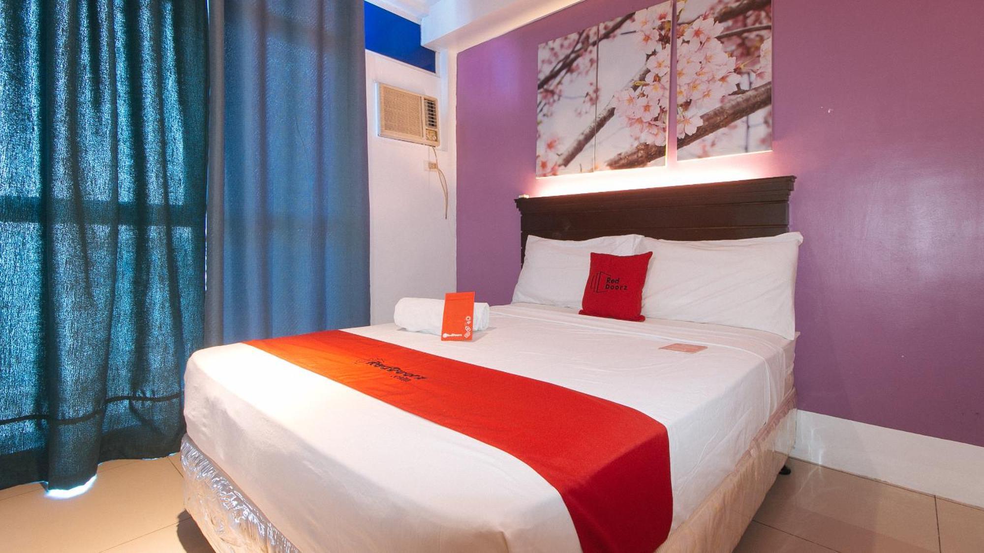 RedDoorz @ Melbourne Suites Makati Makati City Exterior foto