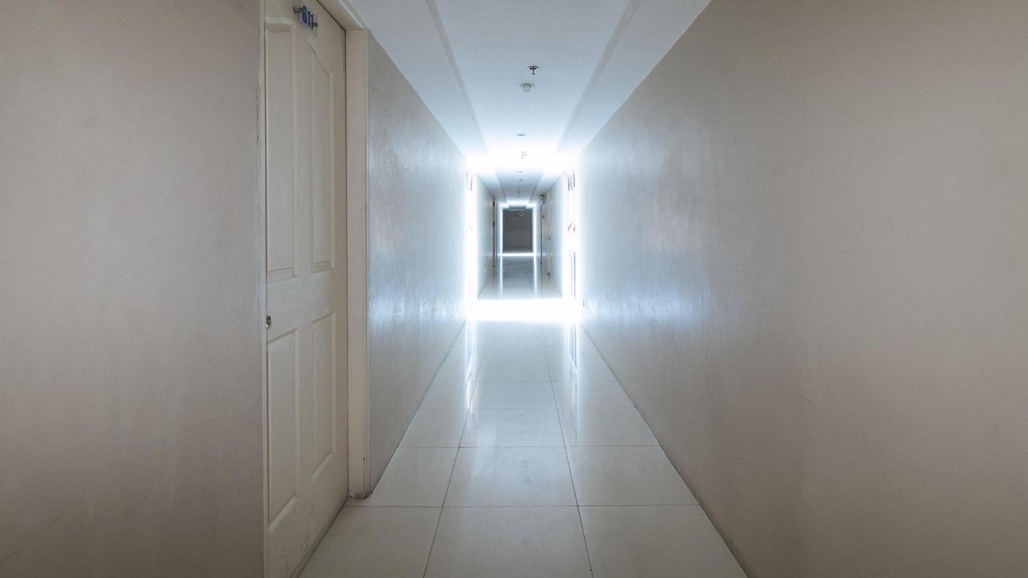 RedDoorz @ Melbourne Suites Makati Makati City Exterior foto