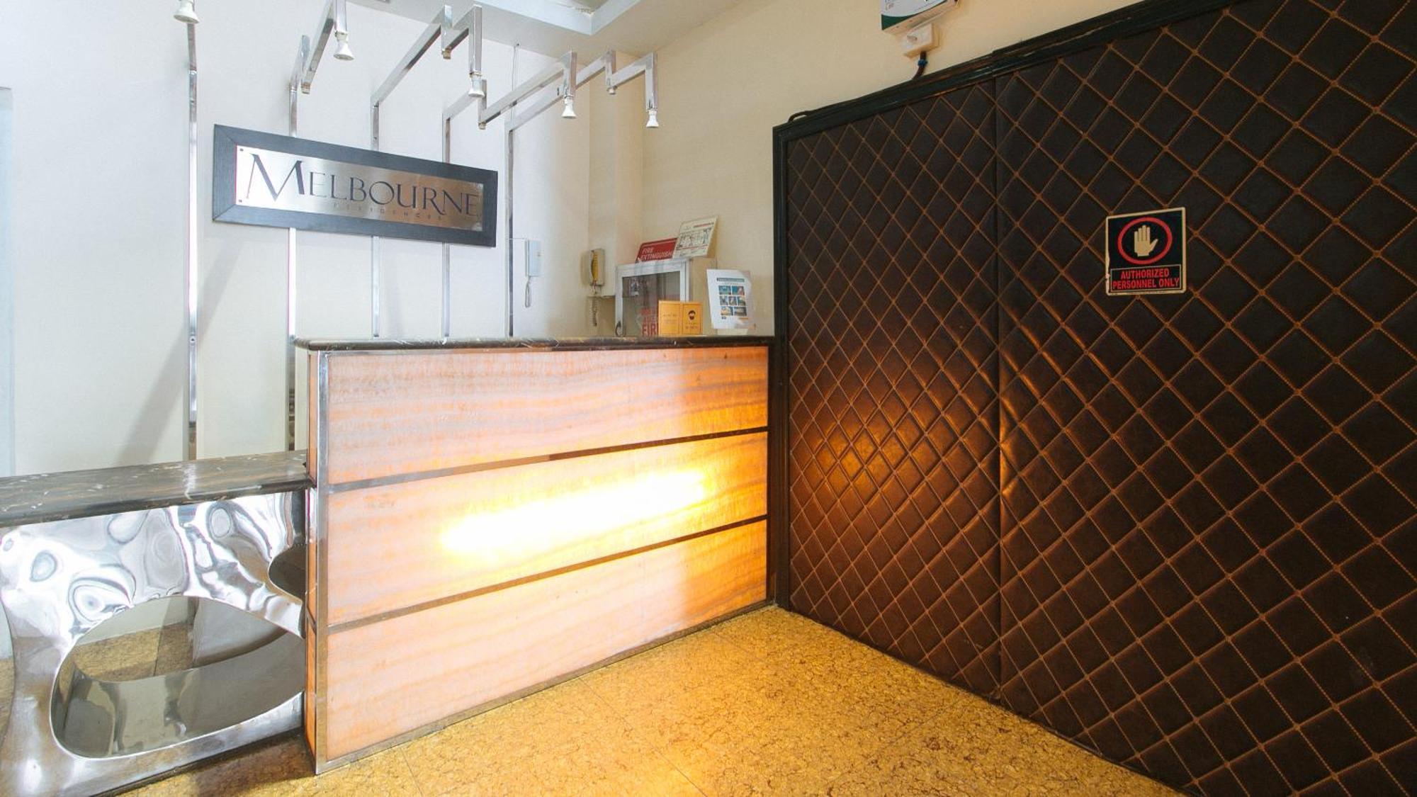 RedDoorz @ Melbourne Suites Makati Makati City Exterior foto